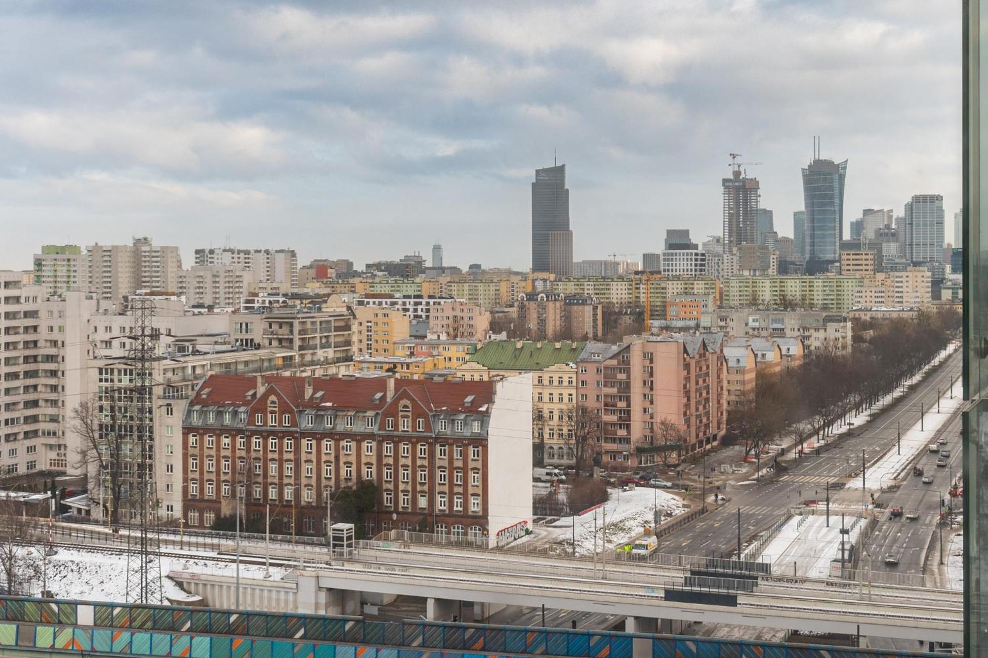 Apartamenty Wola Tower Warszawa Exteriör bild