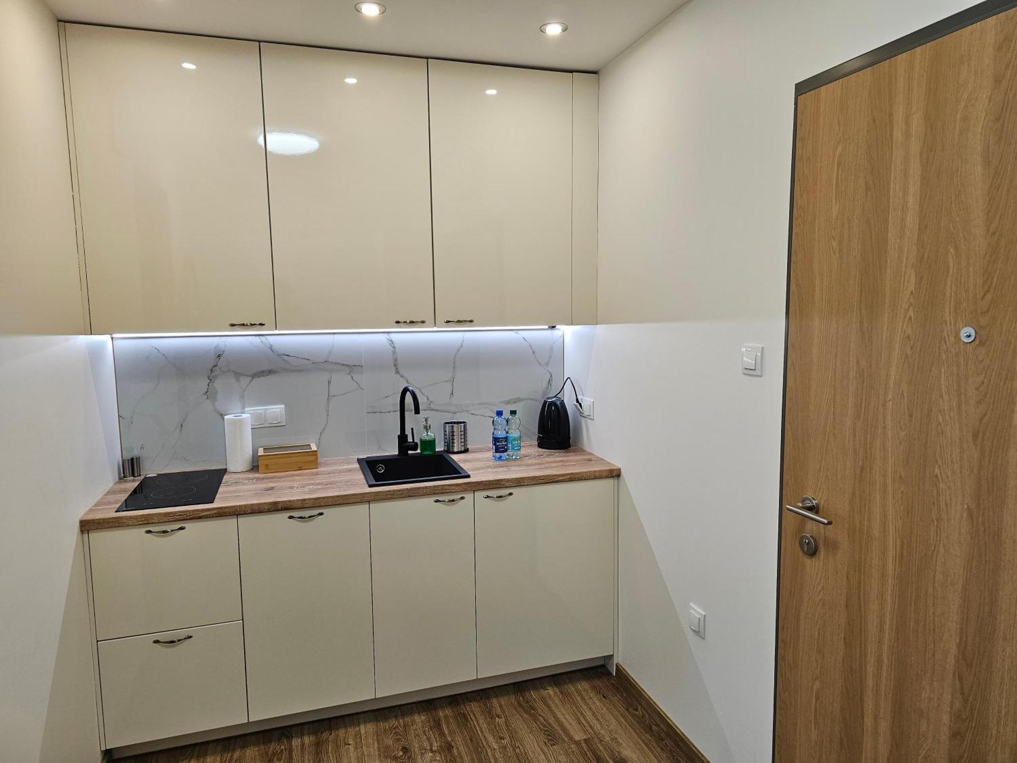Apartamenty Wola Tower Warszawa Exteriör bild