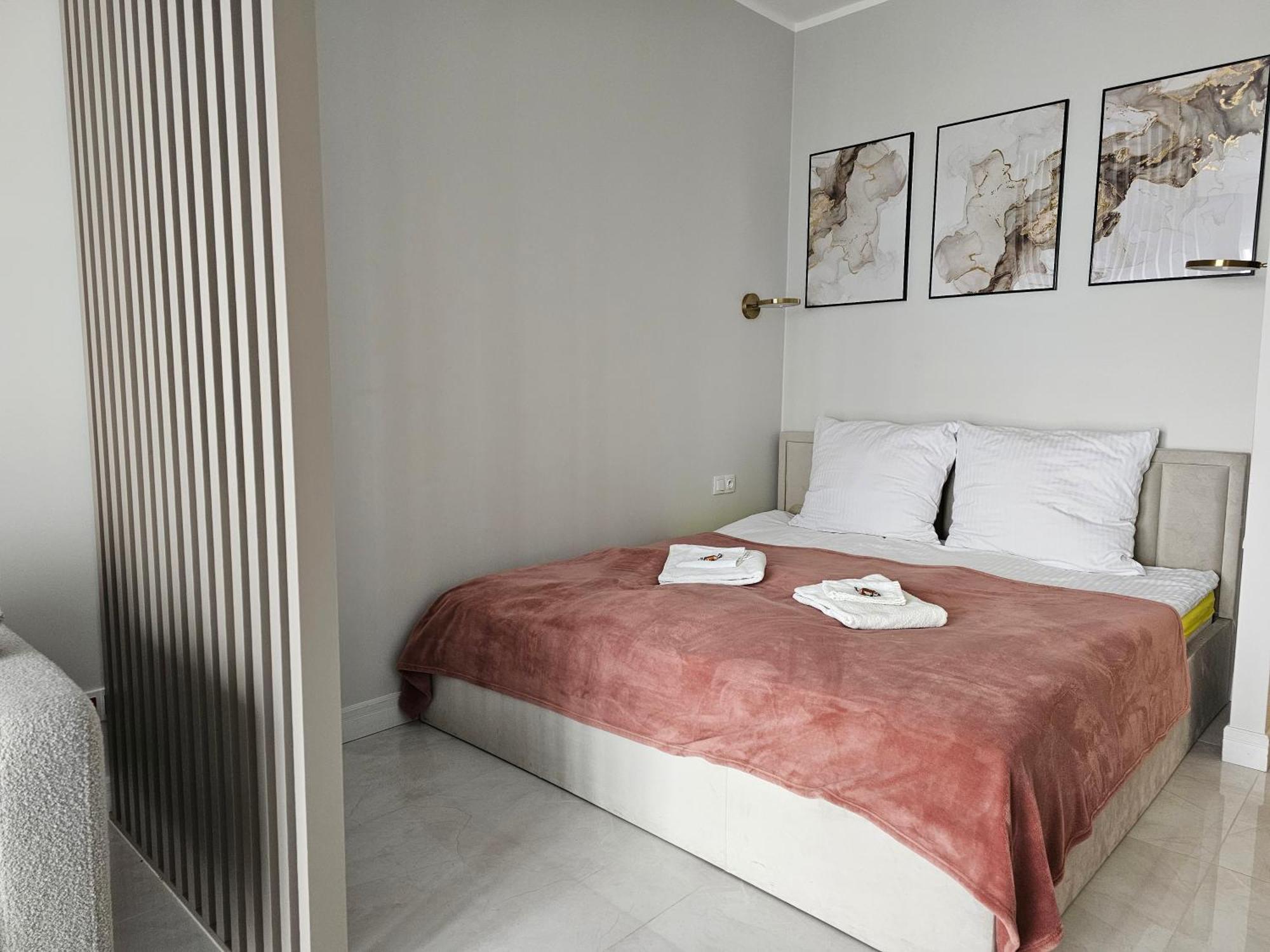 Apartamenty Wola Tower Warszawa Exteriör bild