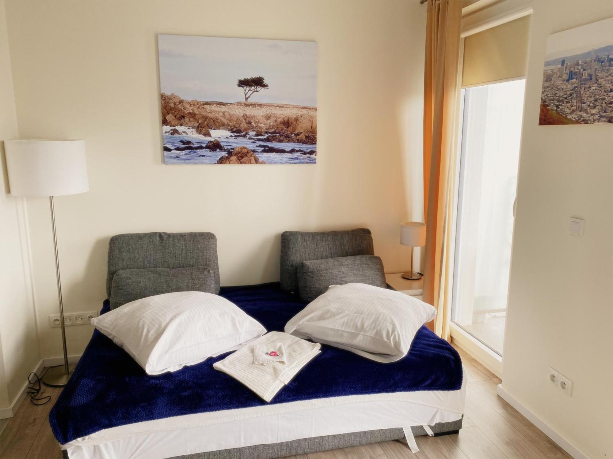 Apartamenty Wola Tower Warszawa Exteriör bild
