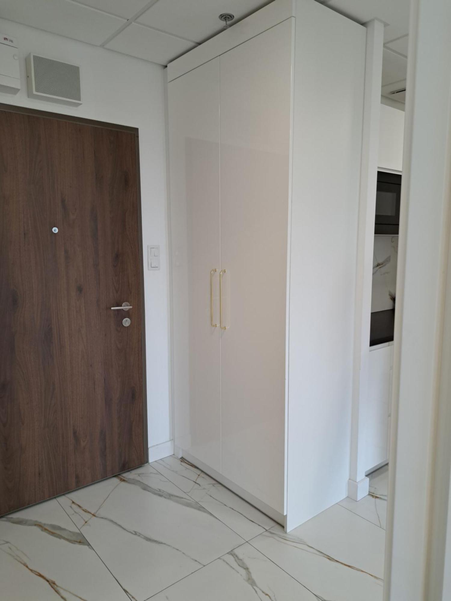 Apartamenty Wola Tower Warszawa Exteriör bild