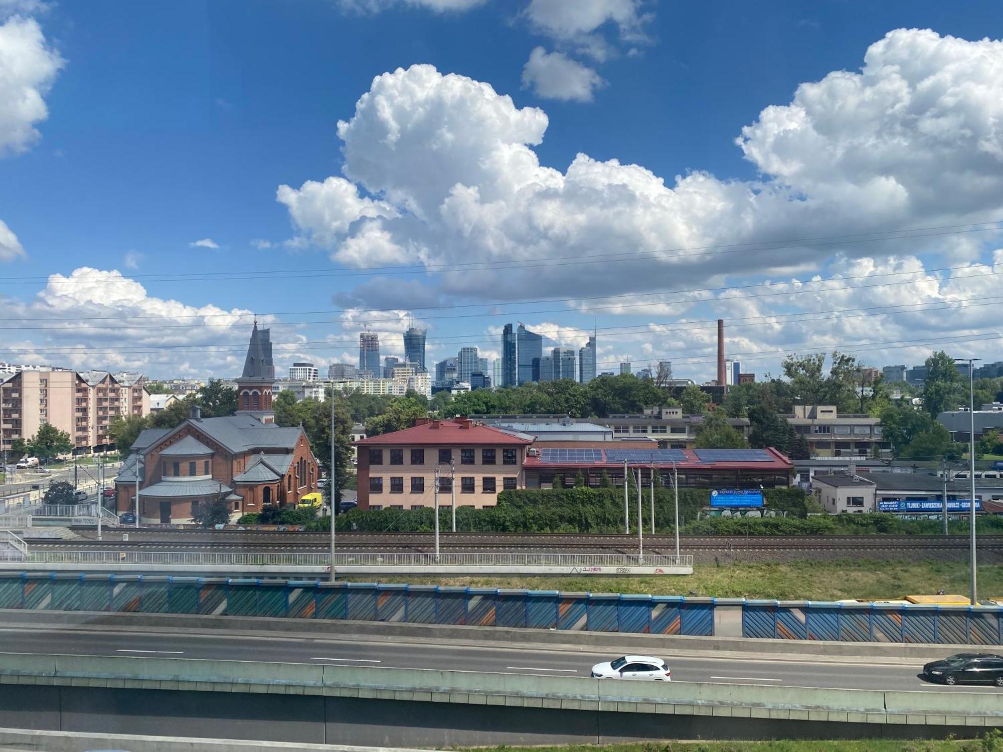 Apartamenty Wola Tower Warszawa Exteriör bild